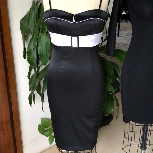 Black & white décolleté dress - Picture 1 of 6
